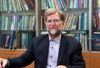 دولت برای تامین کسری بودجه، نرخ ارز را افزایش می‌دهد