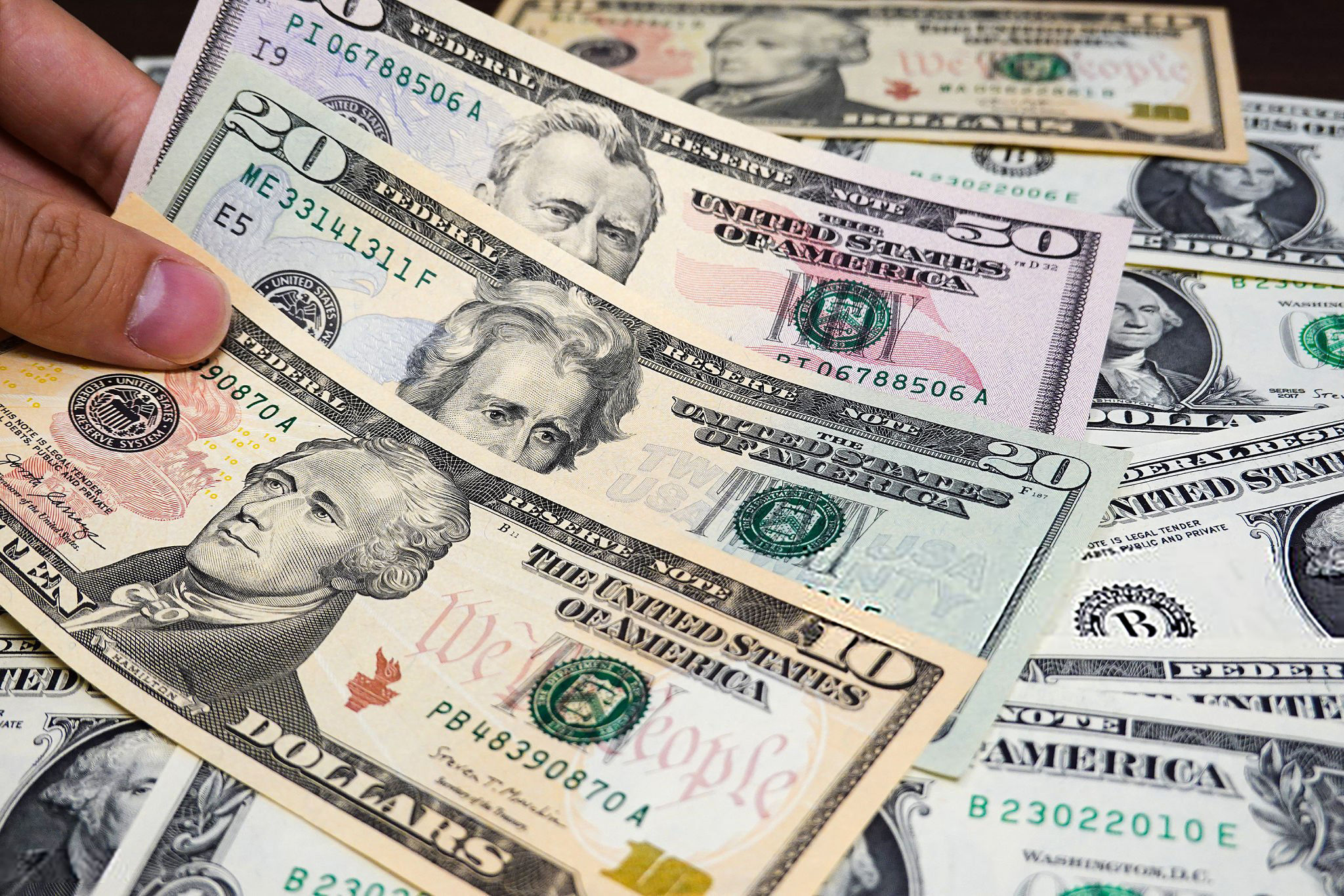 قیمت دلار امروز در بازار آزاد پنجشنبه ۱ آبان