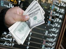 دلار در مسیر نزول: بازار تا کجا عقب می‌نشیند؟
