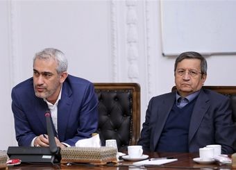 حضور همتی در جلسه رئیس جمهور با فعالان اقتصادی