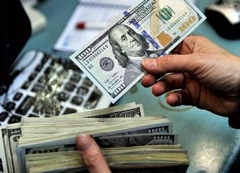 نرخ متغیر ارز منجر به کاهش ارزش پول ملی می شود
