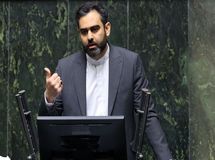 امیرحسین ثابتی : سه‌نرخی شدن بنزین خیانت به مردم است؛ به‌جای گرانی، جلوی قاچاق را بگیرید