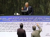 وقتی درآمدها نرسید، دولت به بدهی‌سازی پناه برد