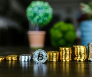 قیمت تمامی ارز‌های دیجیتال امروز دوشنبه ۲۶ آبان ۱۴۰۴
