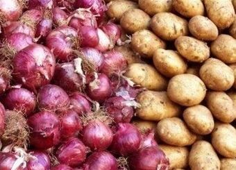 ذخیره سیب زمینی، پیاز و گوجه در کشور / قیمت‌ها تکان خورد
