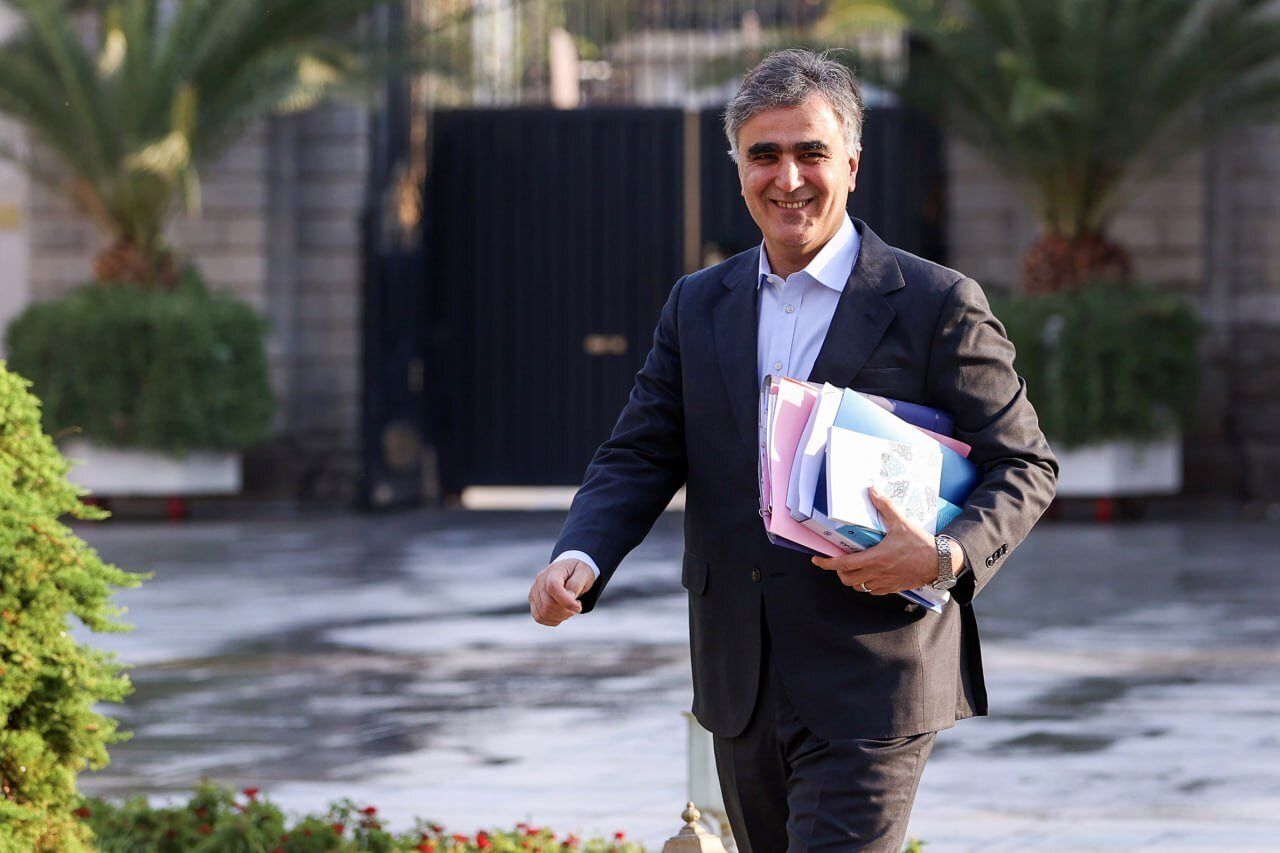 فوری/ فرزین استعفا داد