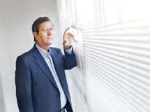 سقوط وحشتناک قدرت خرید ایرانی‌ها / حقوق کارگران از ۷ گرم طلا به نیم گرم رسید
