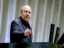 قالیباف: دولت اعلام کرده طرح کالابرگ هفته اول آذر برای سه دهک اول اجرایی می‌شود/ مجلس پیگیری می‌کند