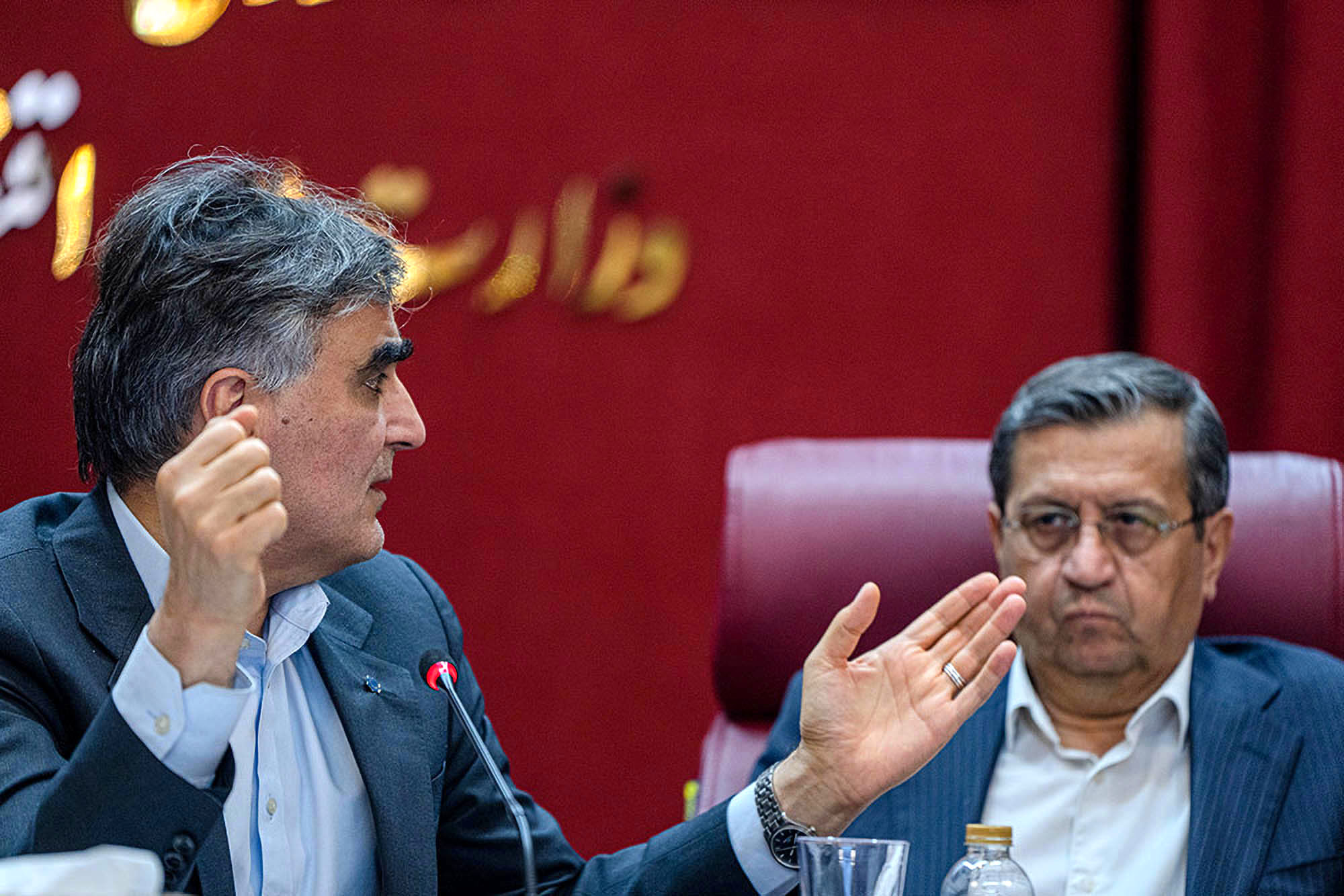 همتی رئیس کل بانک مرکزی شد
