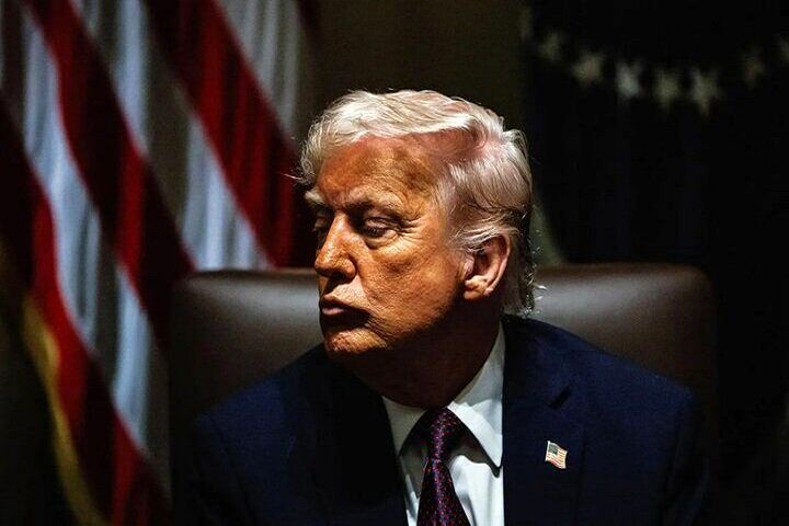 شکایت شرکت پست آمریکایی از دولت ترامپ 
