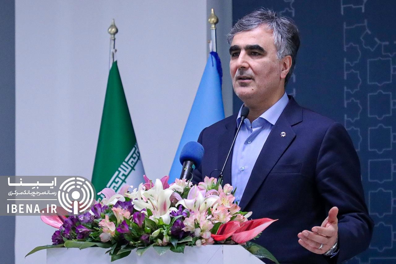 فرزین: شبکه بانکی برای خدمت آمادگی کامل دارد