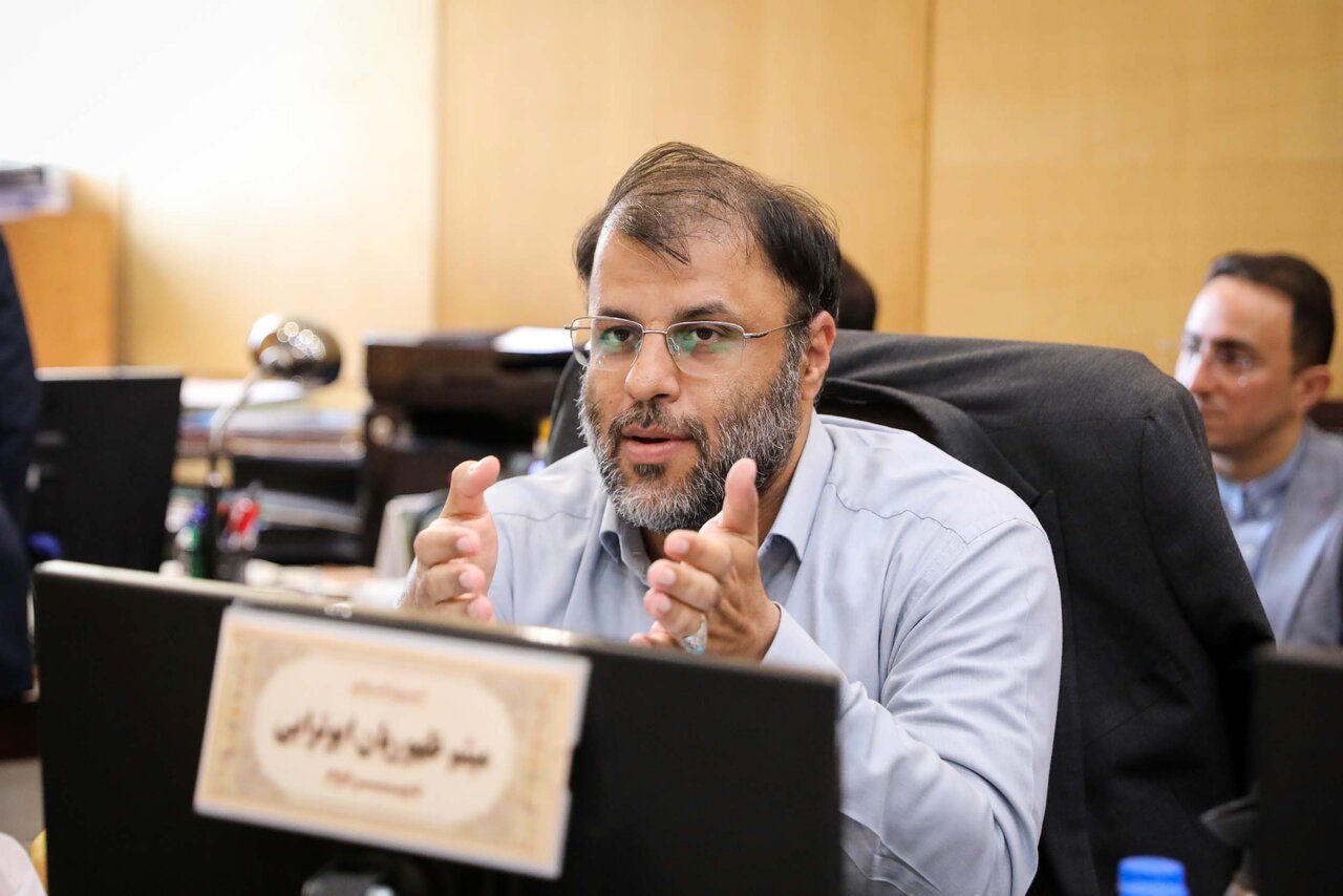 ابهام یک ماده قانونی و سوءاستفاده از آن در تعیین دستمزد
