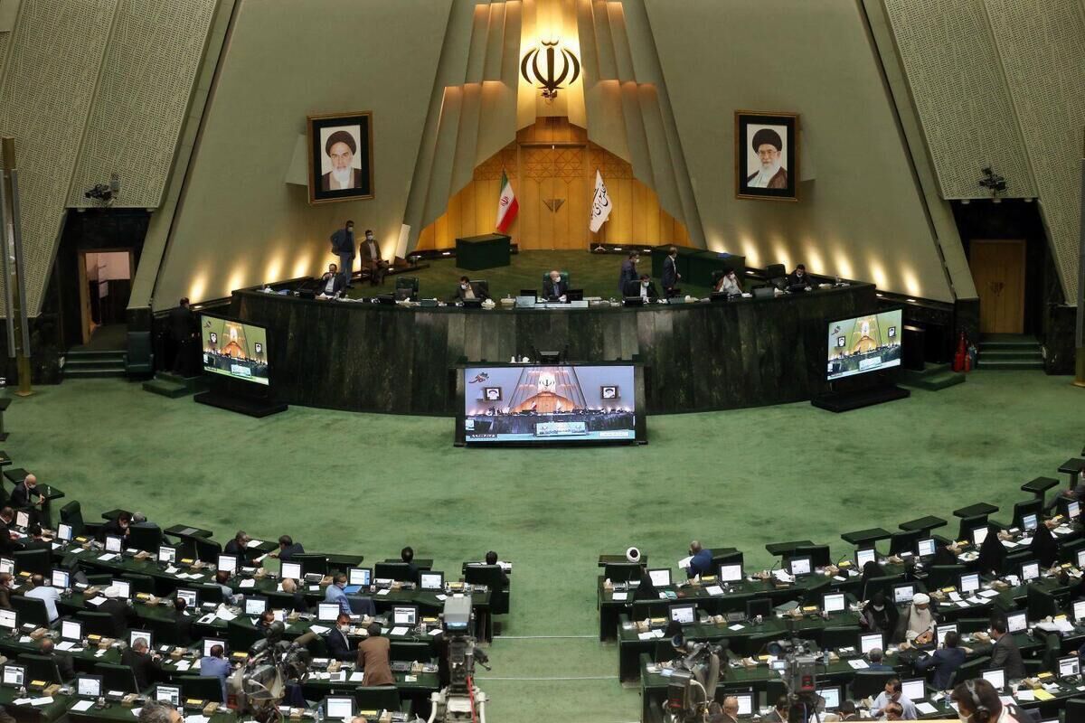 نامه رئیس مجلس به رئیس جمهور درمورد بودجه سال ۱۴۰۵