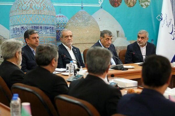 پزشکیان: دولت کوچک می شود؛ ضرورت مدیریت مصرف انرژی در کشور
