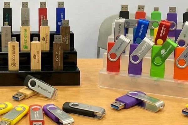 ویژگی های فلش مموری تبلیغاتی OTG