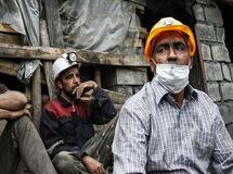 مبلغ عیدی کارگران مشخص شد / جزییات و نحوه محاسبه عیدی سال ۱۴۰۵ + جدول