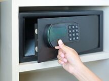 کدام برند گاوصندوق بهتر است؟