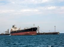 نفت روی آب، وعده وزیر روی کاغذ؛ خطای بزرگ در گزارش مجلس
