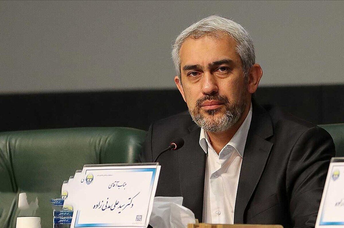 برنامه‌های وزیر اقتصاد برای تحول در مناطق آزاد
