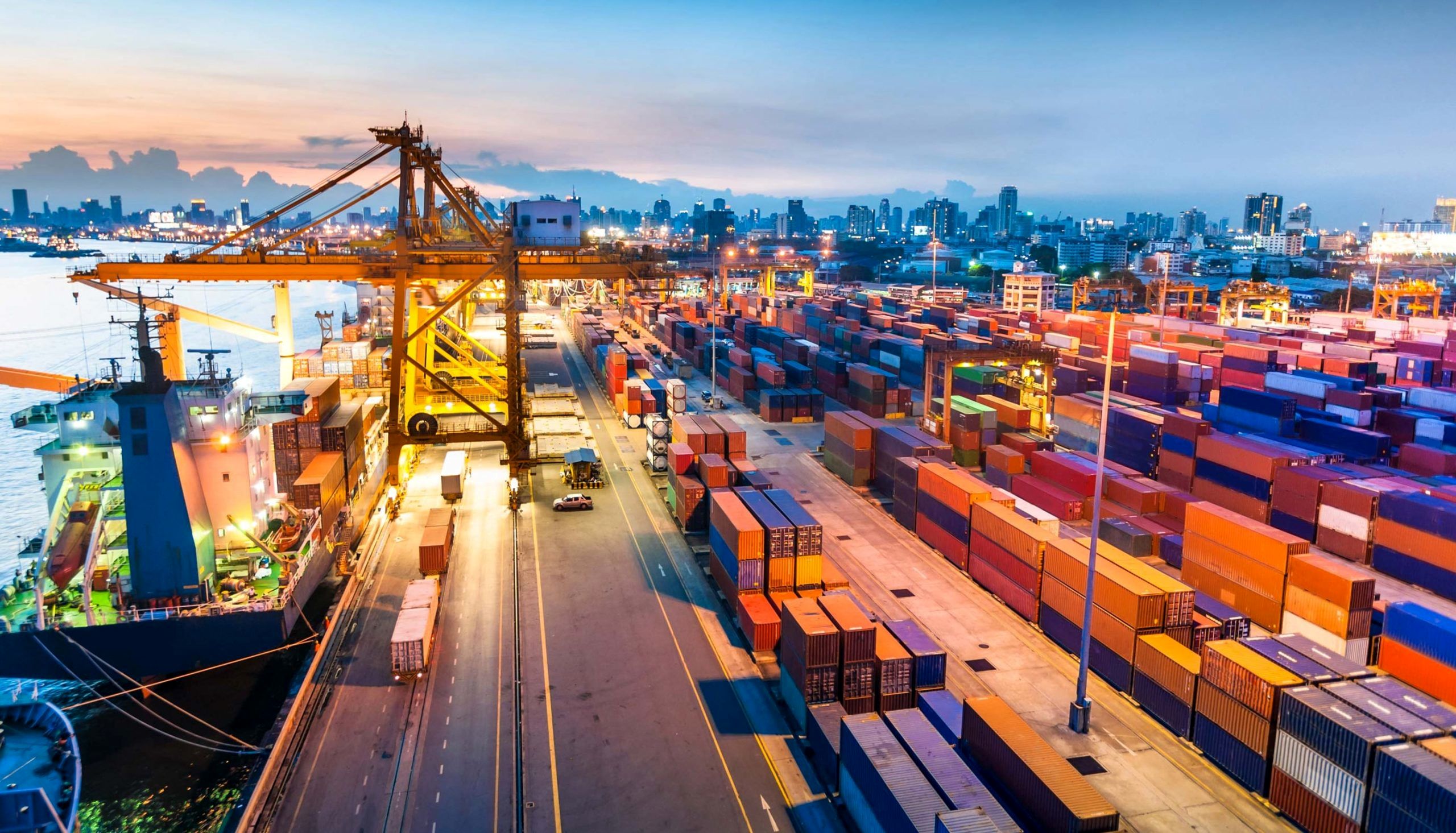 وزارت اقتصاد دست به کار شد؛ هوش مصنوعی در خدمت ترخیص سریع و شفاف
