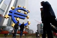 سایه سنگین سیاست بر اقتصاد؛ بازارها نگران بحران در قلب یورو
