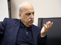 هر یک شاغل در ایران، 4 نفر را اداره می‌کند/ دولت هر چه زودتر بازار را تحریک کند