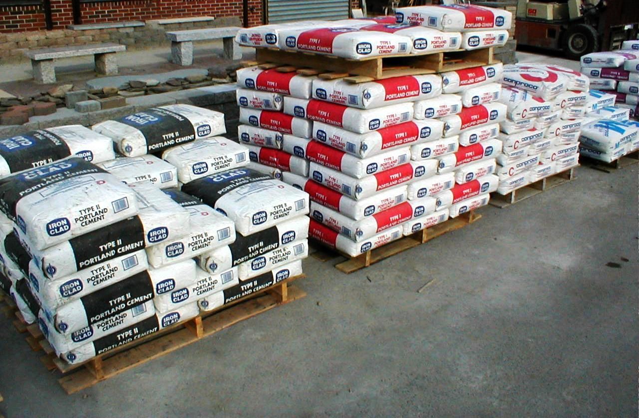 دولت روحانی با عدم تزریق بودجه عمرانی در صنعت سیمان رکود ایجاد کرد