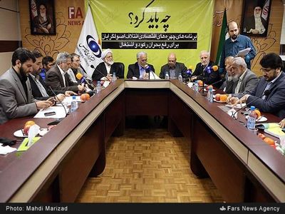 مسکن مهر را متوقف کردند اما به اندازه همه دولت‌های قبلی نقدینگی را افزایش دادند/ اصل 44 در دولت یازدهم تعطیل شد