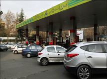 روزی 9 میلیون لیتر بنزین به کشور وارد می‌کنیم/ پالایشگاه خلیج فارس نیمه دوم 95 تمام می‌شود