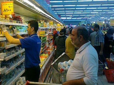 جولان کالاهای خارجی در فروشگاههای دولتی/ دولتمردان افزایش واردات کالاهای خارجی را به گردن قاچاق میاندازند