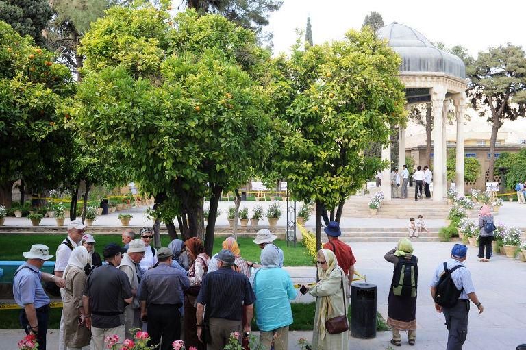 خدمت بخش گردشگری از درآمد ۴۰ میلیونی نفت با ارزش تر است