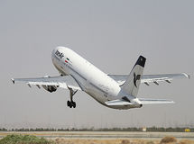 "ایران ایر" در تیرماه رکوردِ معطل کردن مسافران را شکست