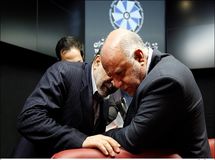 آزمون بزرگ مجلس برای حفظ کارت سوخت!/ خوشحالی دلالان واردات بنزین از حذف کارت سوخت!