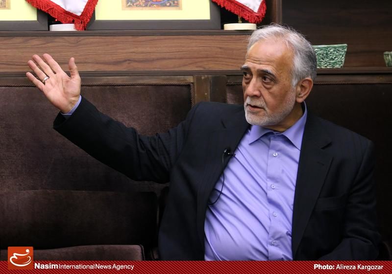 وزیر روحانی با حذف "ایرانکد" و "شبنم" به نفع قاچاقچیان عمل کرد/ بانک مرکزی آمارهای "بد" اقتصادی را سانسور میکند!