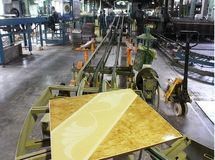 واردات 5000000 متر مربع کاشی از خارج/ تعطیلی کارخانه‎‌های قدیمی کاشی و سرامیک در یزد