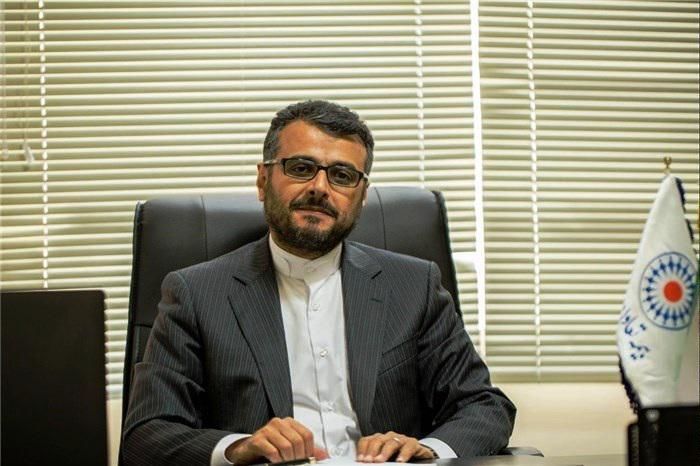 همکاری بیمه تعاون با ایران خودرو قطع شد/ پیشانی مدیر جدید را میبوسم