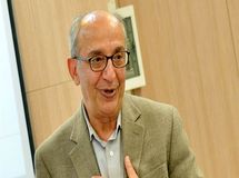 هادی‌زنوز: دولت روحانی به دلیل انتخاباتِ سال آینده از بانک مرکزی استقراض کرد و پایه پولی را افزایش داد