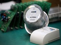 دولت روحانی کنتور آب را هم از خارج وارد می‌کند/ شرکت آب و فاضلاب تولید کنندگان داخلی را مجبور به واردات می‌کند