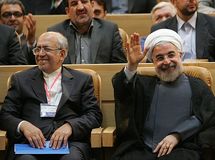 دولت یازدهم واردات کالاهای لوکس و مصرفی را 33 درصد افزایش داد!/ فشار بیشتر به کارخانه‌ها با افت 16 درصدی واردات مواد اولیه