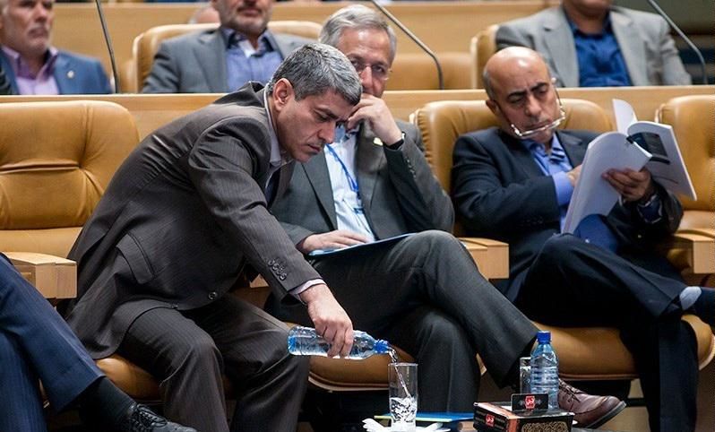ناتوانی طیبنیا در خصوصیسازی و مبارزه با فرار مالیاتی + اینفوگرافی