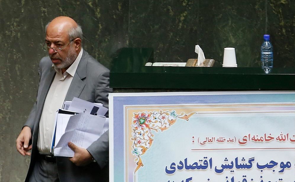 قرارداد "یونیت اینترنشنال" چیتچیان را به صحن علنی مجلس کشاند/ سخنگوی هیات رئیسه مجلس از پاسخهای وزیر نیرو قانع نشد