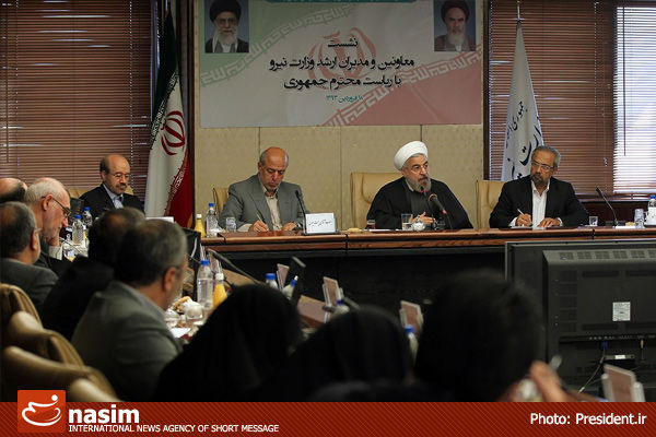 بهانههای غیرمنطقی وزیر روحانی برای کارنکردن با شرکتهای ایرانی!