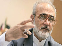 ایروانی: دولت با توجیهات بیهوده اقتصاد مقاومتی را از برنامه ششم حذف کرد!/ برخی از دولتمردان می‌خواهند ریشه برنامه‌ریزی در کشور را بزنند