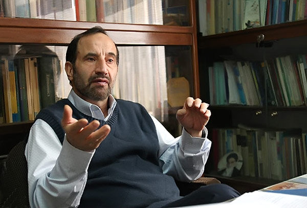 محمد خوش چهره: به کاندیدای سال 92 که بعدا رئیس‌جمهور شد گفتم یا دیونه ای یا عاشق!