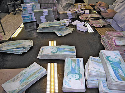 میزان نقدینگی ایجاد شده در دولت روحانی به 5 برابر پولهای بلوکه رسید+ نمودار
