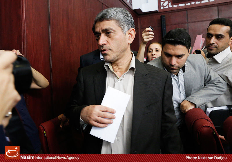 طیب‌نیا این روزها کجاست؟/ سکوت معنادار وزیر اقتصاد درباره انتشار فیش‌های حقوقی نجومی