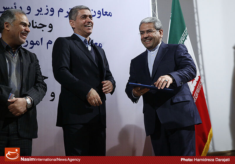 سفر مشکوک رئیس سازمان امور مالیاتی به آمریکا/ تقوی‌نژاد برای دیدار کاری به واشنگتن رفت؟