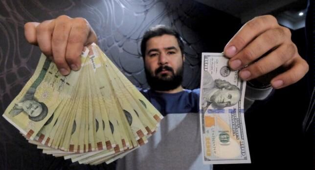 جرات و اراده یکسان‌سازی نرخ ارز در دولت یازدهم وجود ندارد/ تک‌نرخی کردن ارز را فراموش کنید