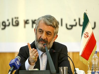 دولت به خاطر عدم سرعت در اجرای اقتصاد مقاومتی تذکر گرفت/ در حوزه خودرو سازمان گسترش هیچ حقی برای سرمایه‌گذاری ندارد اما با رنو قرارداد بسته!