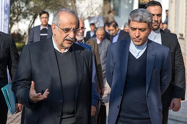 احتمال اخراج رئیس کل گمرک و معاونین وزرای کشاورزی و صنعت از اتاق بازرگانی!/ کرباسیان بیانضباطترین عضو اتاق